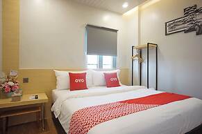 OYO 92956 Travelbiz Hotel