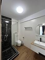 Signature Promenada Hotel-Apartments