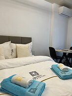 Signature Promenada Hotel-Apartments