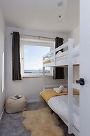 Beautifully Refurbished 4-bed Beachside Retreat