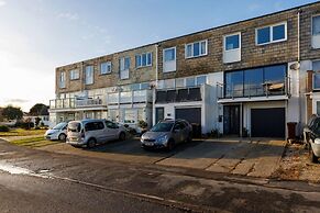 Beautifully Refurbished 4-bed Beachside Retreat