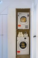 Beautifully Refurbished 4-bed Beachside Retreat