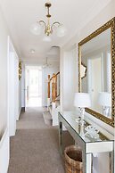 Spacious 4-bed Seaside Retreat in Selsey