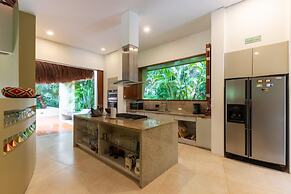 w Charming 5BR Villa at Mesa de Yeguas