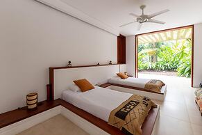 w Charming 5BR Villa at Mesa de Yeguas