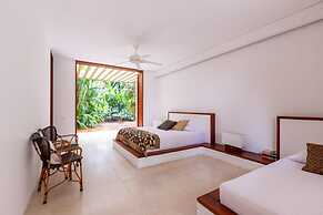 w Charming 5BR Villa at Mesa de Yeguas