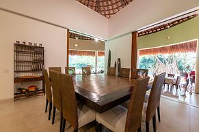 w Charming 5BR Villa at Mesa de Yeguas