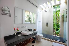 w Charming 5BR Villa at Mesa de Yeguas