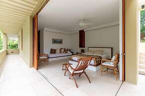 w Charming 5BR Villa at Mesa de Yeguas