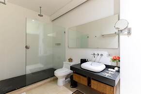 w Charming 5BR Villa at Mesa de Yeguas