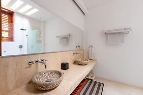 w Charming 5BR Villa at Mesa de Yeguas