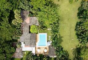 w Spacious 5BR Villa at Mesa de Yeguas