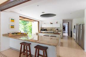 w Beautiful 4BR Villa at Mesa de Yeguas