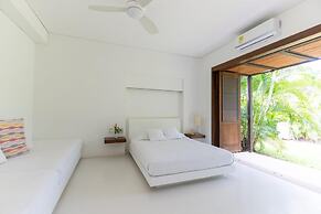 w Beautiful 4BR Villa at Mesa de Yeguas