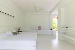 w Beautiful 4BR Villa at Mesa de Yeguas