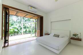 w Beautiful 4BR Villa at Mesa de Yeguas