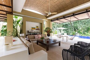 w Beautiful 4BR Villa at Mesa de Yeguas