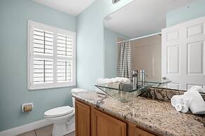 Upstay - Waterside Home With Pool and Hot Tub