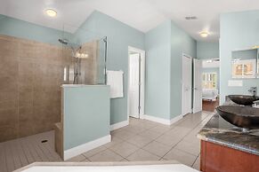 Upstay - Waterside Home With Pool and Hot Tub