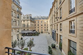 Sumptuous Apartment Louvre/palais Royal