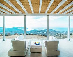 Elegant Villa With View