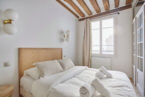 Eiffel Tower Apartment/invalide