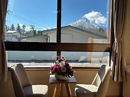 Lakepia Angel Yamanaka Lake