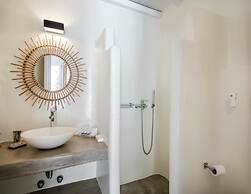 Unique Cycladic Villa With Pool