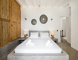 Unique Cycladic Villa With Pool