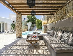 Unique Cycladic Villa With Pool