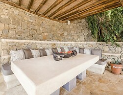 Unique Cycladic Villa With Pool
