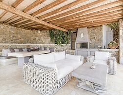 Unique Cycladic Villa With Pool