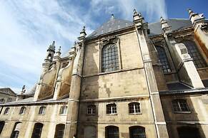Sumptuous Apartment Louvre Museum Concorde