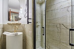 Magnificent 2 Bedrooms Apartment Center of Paris