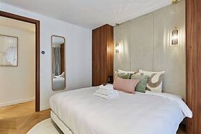 Magnificent 2 Bedrooms Apartment Center of Paris