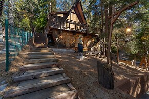 A-frame Hideaway 3 Bedroom Cabin