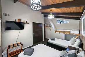 A-frame Hideaway 3 Bedroom Cabin