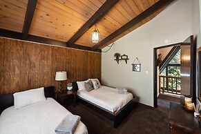 A-frame Hideaway 3 Bedroom Cabin