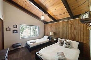 A-frame Hideaway 3 Bedroom Cabin