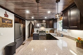 A-frame Hideaway 3 Bedroom Cabin