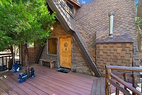 A-frame Hideaway 3 Bedroom Cabin