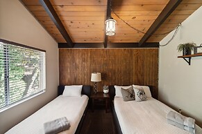 A-frame Hideaway 3 Bedroom Cabin