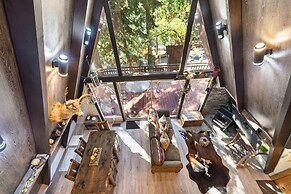 A-frame Hideaway 3 Bedroom Cabin