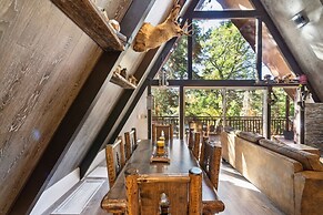 A-frame Hideaway 3 Bedroom Cabin