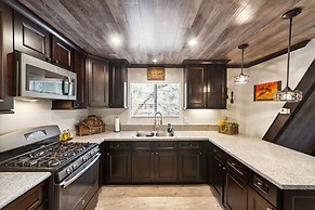 A-frame Hideaway 3 Bedroom Cabin