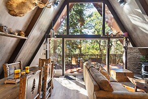 A-frame Hideaway 3 Bedroom Cabin