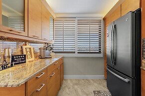 The Palms Of Bay Beach #5d 2 Bedroom Condo
