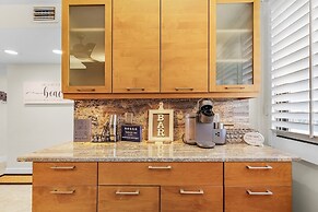 The Palms Of Bay Beach #5d 2 Bedroom Condo