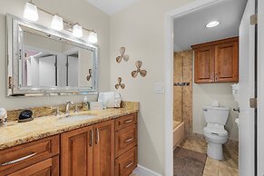 The Palms Of Bay Beach #5d 2 Bedroom Condo