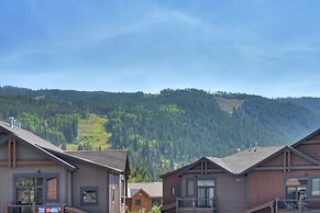 Luxury Home - Sleeps 10 - Fireplace & Mountain View 3 Bedroom Condo